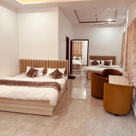 Hotel Shri Ram Darbar à Ayodhya Extérieur photo