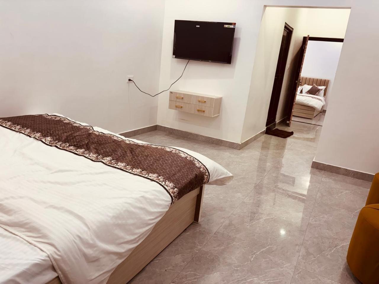 Hotel Shri Ram Darbar à Ayodhya Extérieur photo